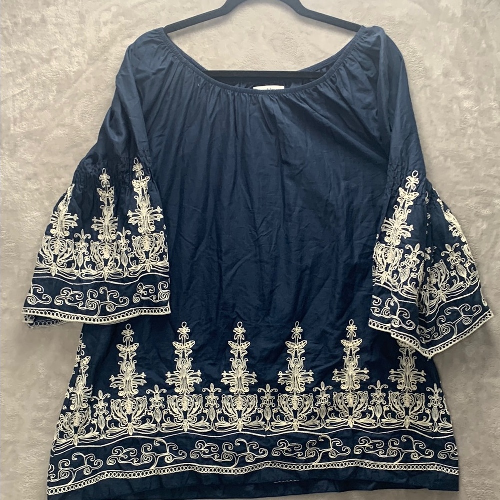 SASSY BLING | XL WOMEN'S BELL SLEEVE EMBROIDERED BLOUSE | BLUE WHITE YC1678